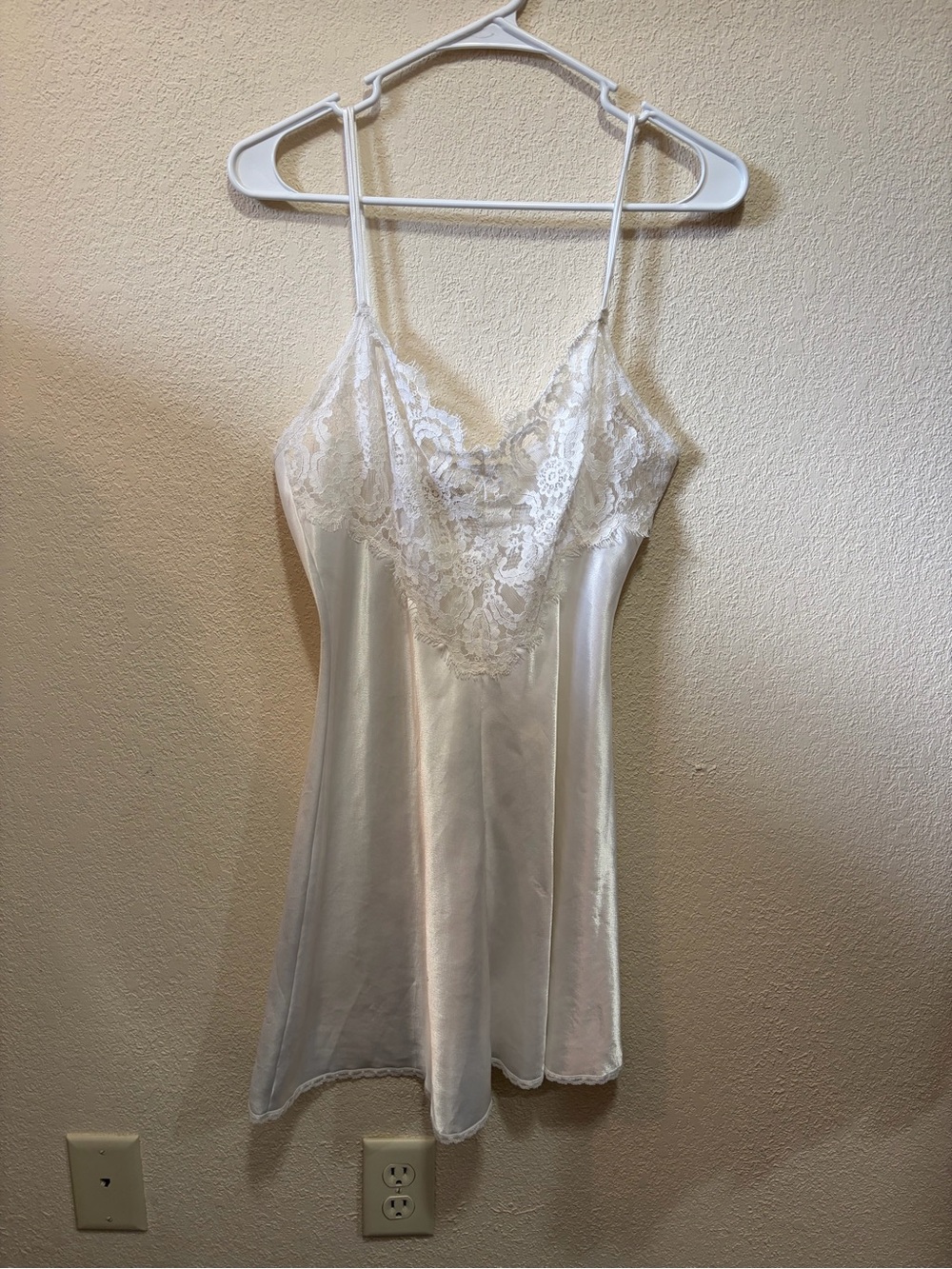 Vintage Victoria’s Secret White Satin Lace Slip Nightgown Camisole Lingerie M L